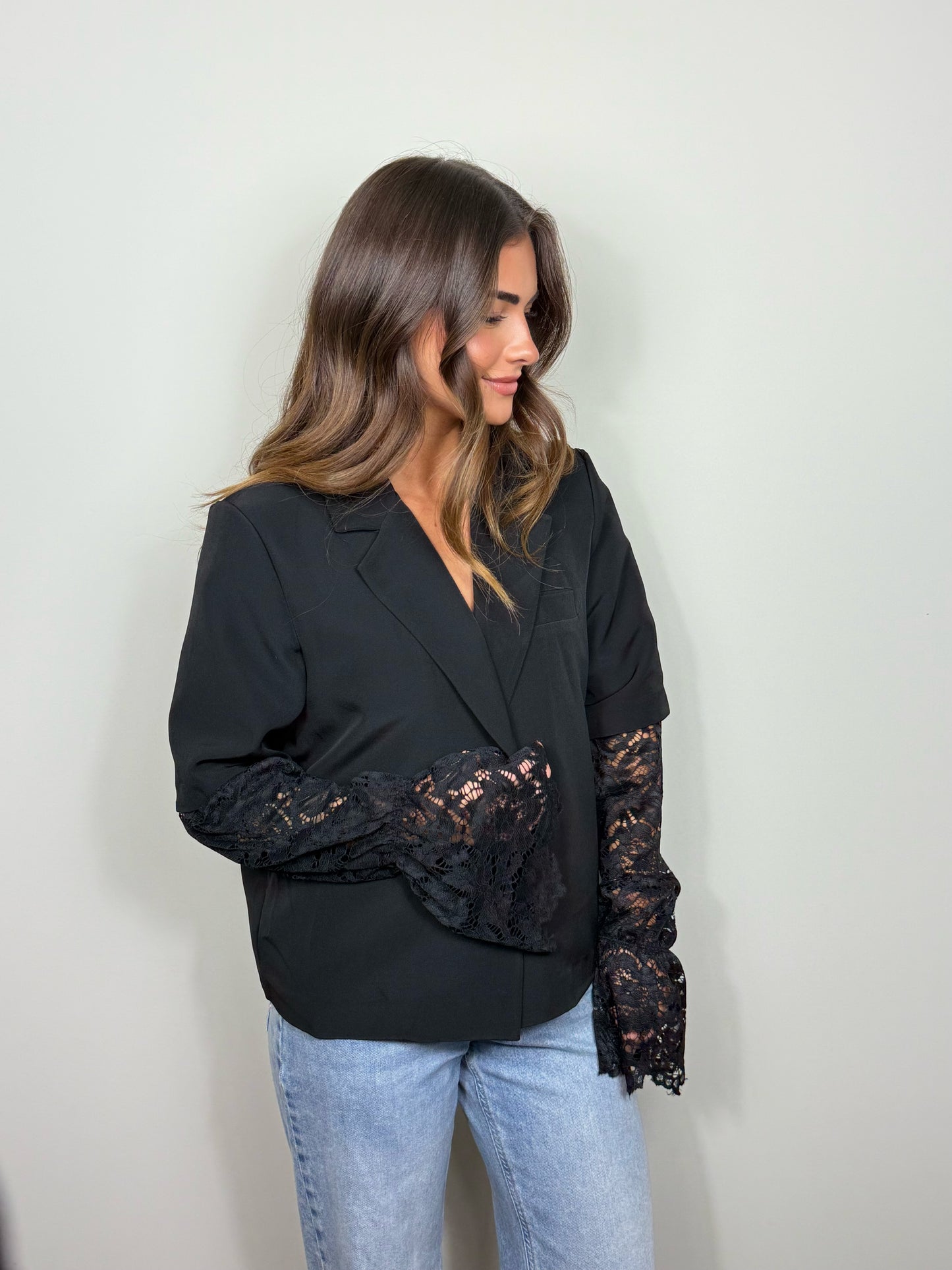 Zwarte blazer met kant