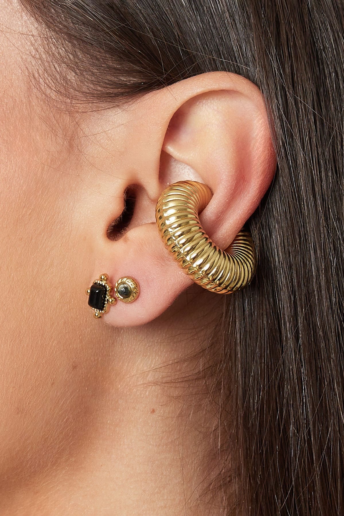 Earcuff met ribbels